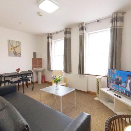 Appartement Carnation Flat A In Wembley à Londres Extérieur photo