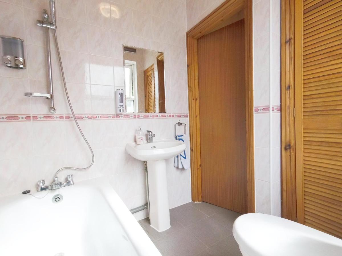 Appartement Carnation Flat A In Wembley à Londres Extérieur photo