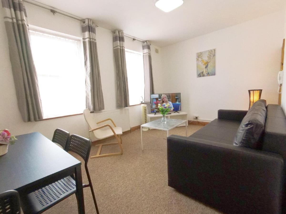 Appartement Carnation Flat A In Wembley à Londres Extérieur photo